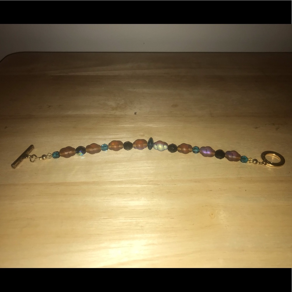 Glass bead bracelet